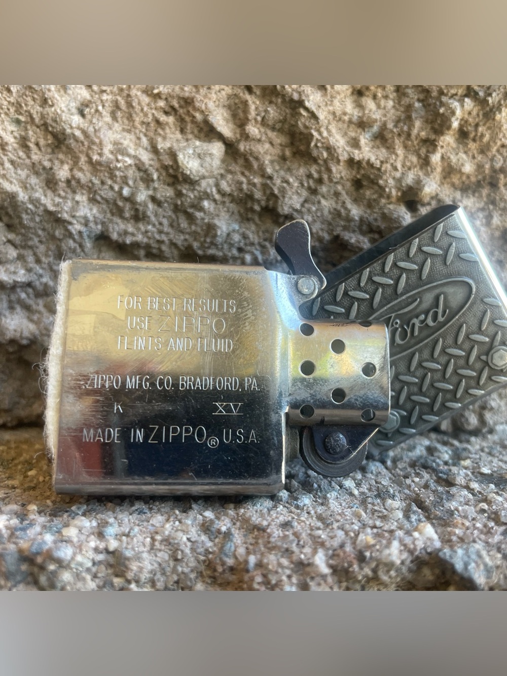 Vintage Ford Diamond Plate Emblem Zippo - Picture 8 of 8